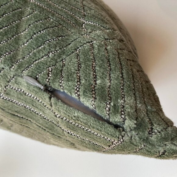 WEST ELM Geo Facet Velvet Pillow Cover, Eucalyptus, 20"x20" - Picture 7 of 9